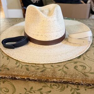 Stylish Straw Wide-Brim Fedora Hat with Brown Band-NWT. 2 additional bands-SZ M